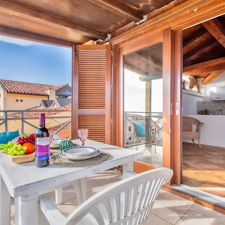 Isa - 4 Beds In Just 150 Mt From The Sea