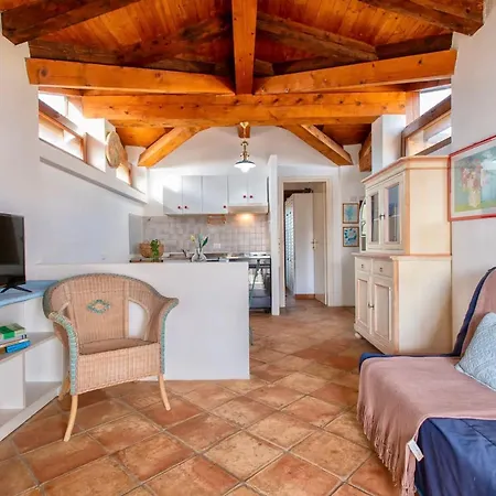 Apartament Isa - 4 Beds In Just 150 Mt From The Sea Golfo Aranci