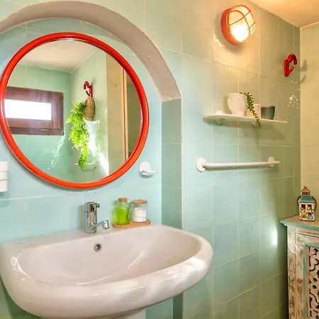 Apartament Isa - 4 Beds In Just 150 Mt From The Sea Golfo Aranci